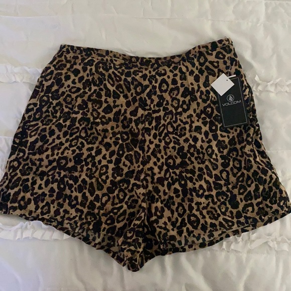 Cheetah Flowy Shorts - Picture 1 of 4